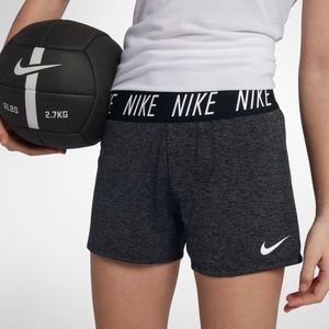 Nike Dri-FIT Trophy Big Kids' (Girls') size S
